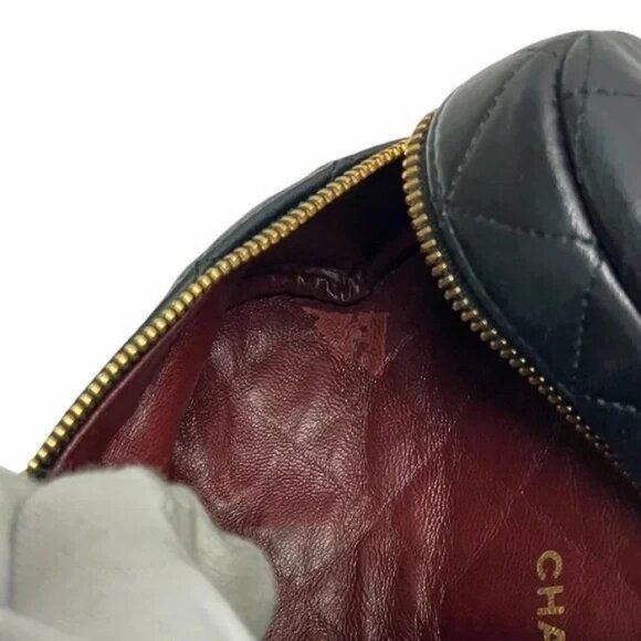 Authentic RARE CHANEL 1991 runway black chain medallion bum bag waist bag - Picture 11 of 13